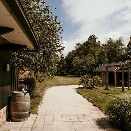 Villa In De Tuin In Gees Extérieur photo